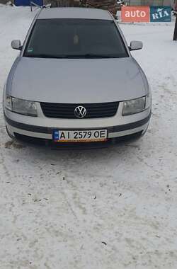 Седан Volkswagen Passat 1997 в Овруче