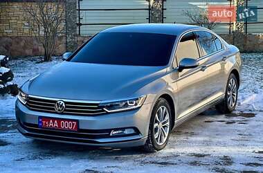 Седан Volkswagen Passat 2016 в Луцьку