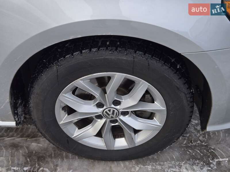 Седан Volkswagen Passat 2017 в Киеве фото 18 Седан Volkswagen Passat 2017 в Киеве