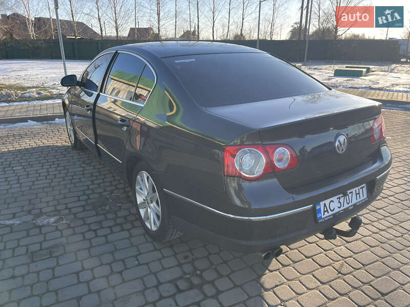 Седан Volkswagen Passat 2005 в Турійську