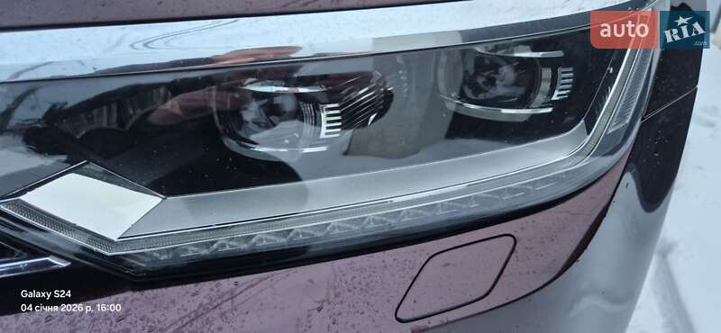 Седан Volkswagen Passat 2015 в Киеве