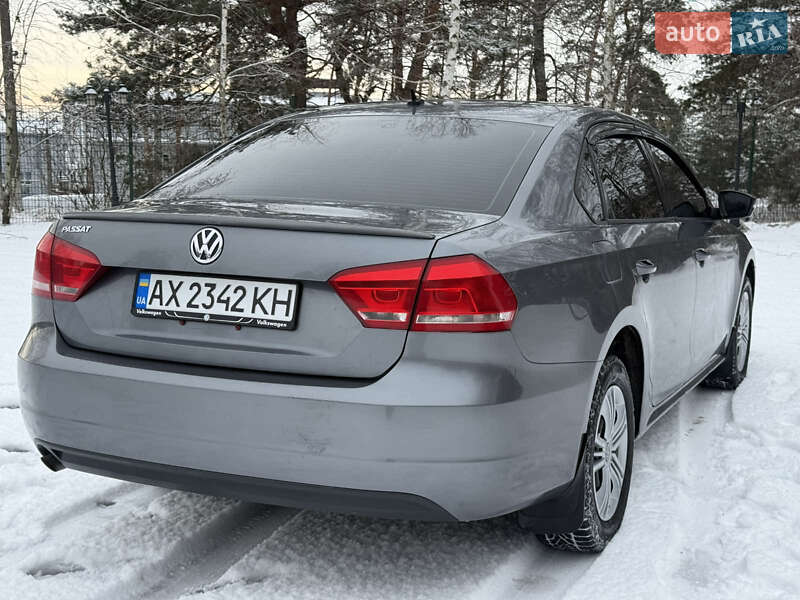 Седан Volkswagen Passat 2013 в Харкові