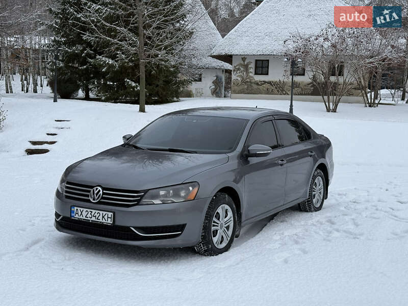 Седан Volkswagen Passat 2013 в Харкові