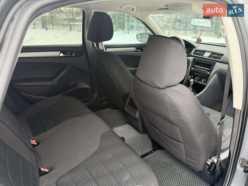 Седан Volkswagen Passat 2013 в Харкові