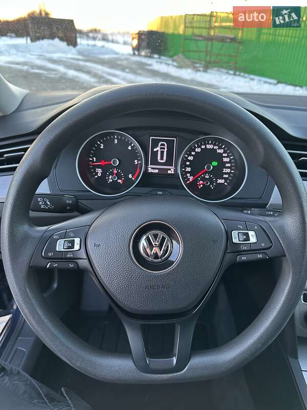 Универсал Volkswagen Passat 2015 в Козове