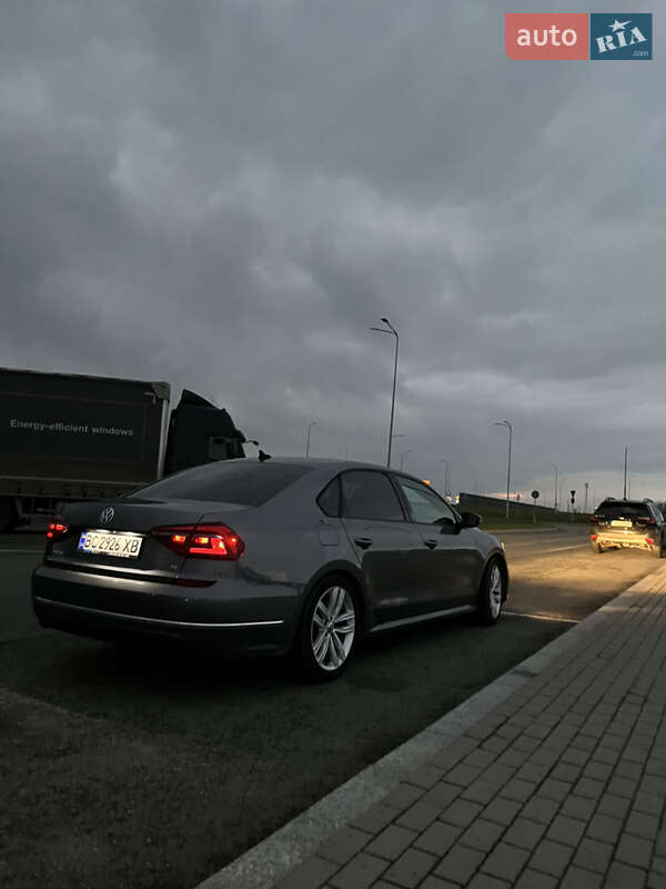 Седан Volkswagen Passat 2018 в Новояворовске
