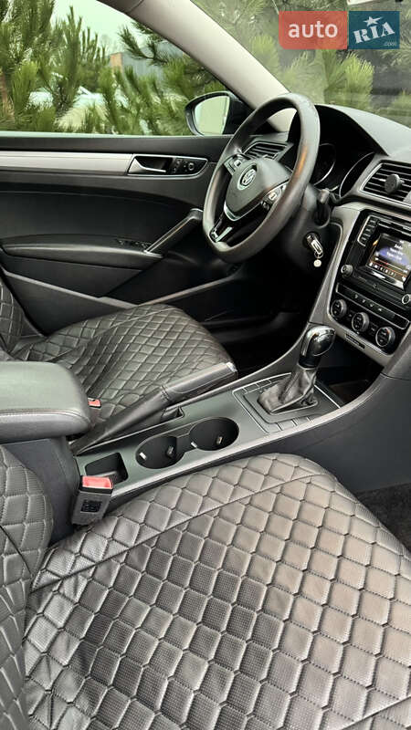 Седан Volkswagen Passat 2016 в Хмельницком