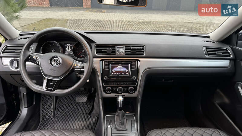 Седан Volkswagen Passat 2016 в Хмельницком