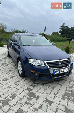 Седан Volkswagen Passat 2006 в Києві
