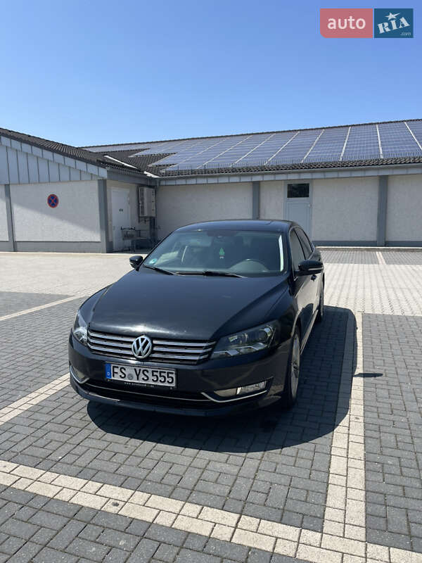 Седан Volkswagen Passat 2013 в Новояворівську