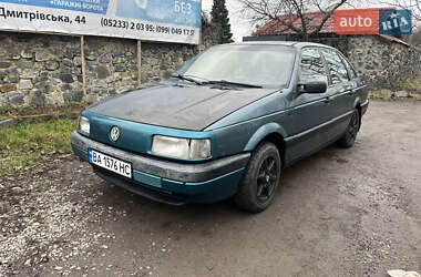 Седан Volkswagen Passat 1989 в Знаменке