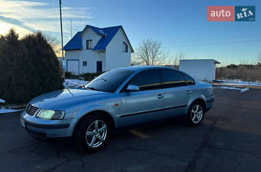 Седан Volkswagen Passat 1997 в Надвірній