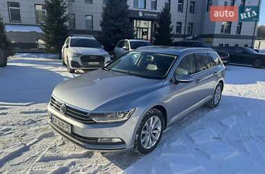 Седан Volkswagen Passat 2017 в Києві