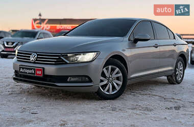 Седан Volkswagen Passat 2016 в Львові