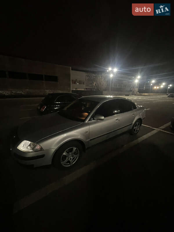 Седан Volkswagen Passat 2000 в Полтаве