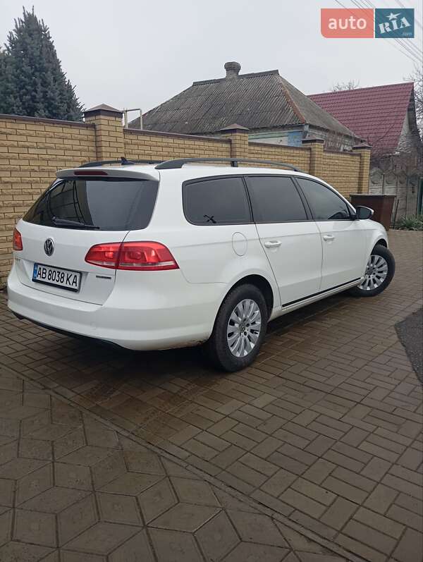 Універсал Volkswagen Passat 2012 в Дніпрі