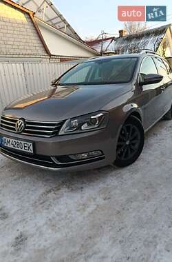 Універсал Volkswagen Passat 2011 в Житомирі