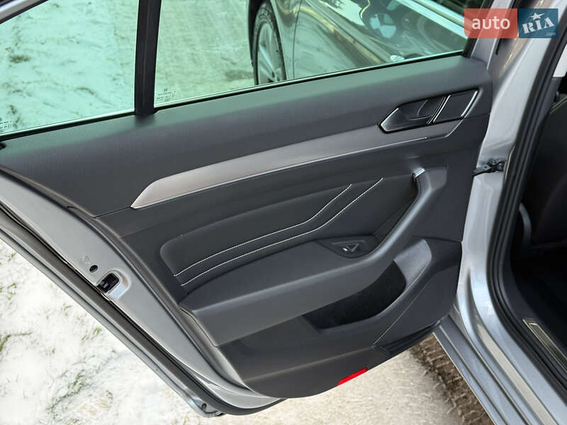 Седан Volkswagen Passat 2022 в Броварах фото 61 Седан Volkswagen Passat 2022 в Броварах