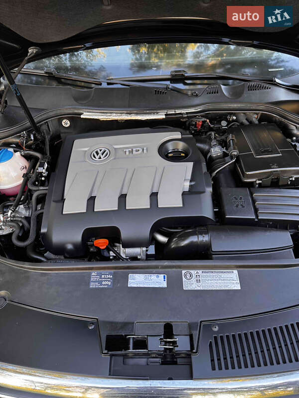 Універсал Volkswagen Passat 2010 в Радивиліві