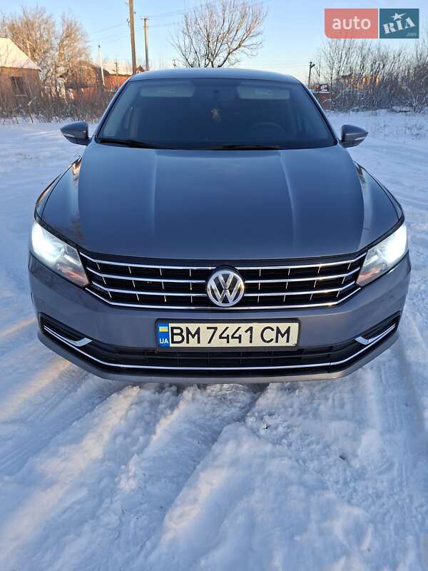 Седан Volkswagen Passat 2017 в Ромнах