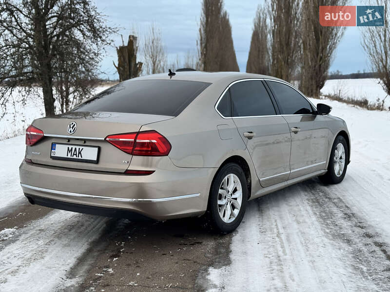 Седан Volkswagen Passat 2015 в Києві