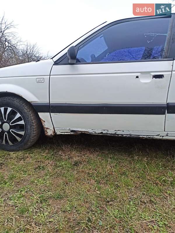 Седан Volkswagen Passat 1989 в Новій Ушиці