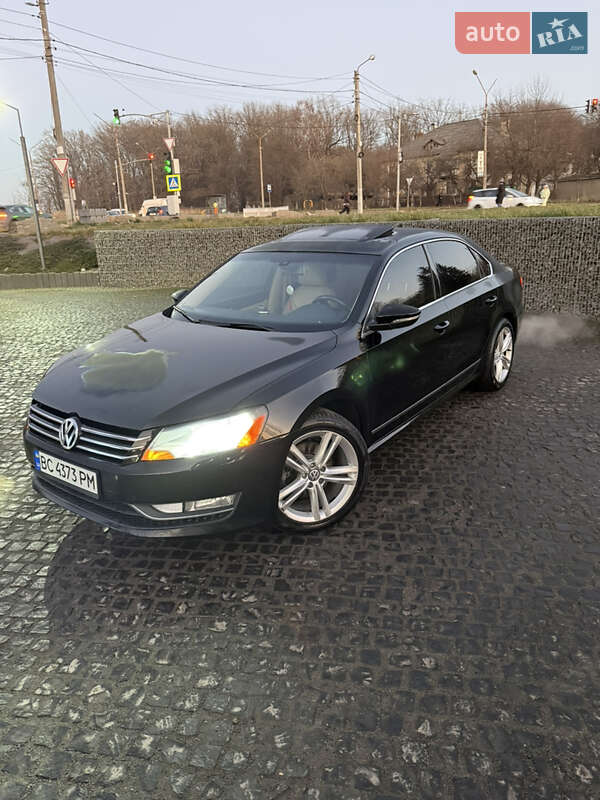 Седан Volkswagen Passat 2011 в Львові