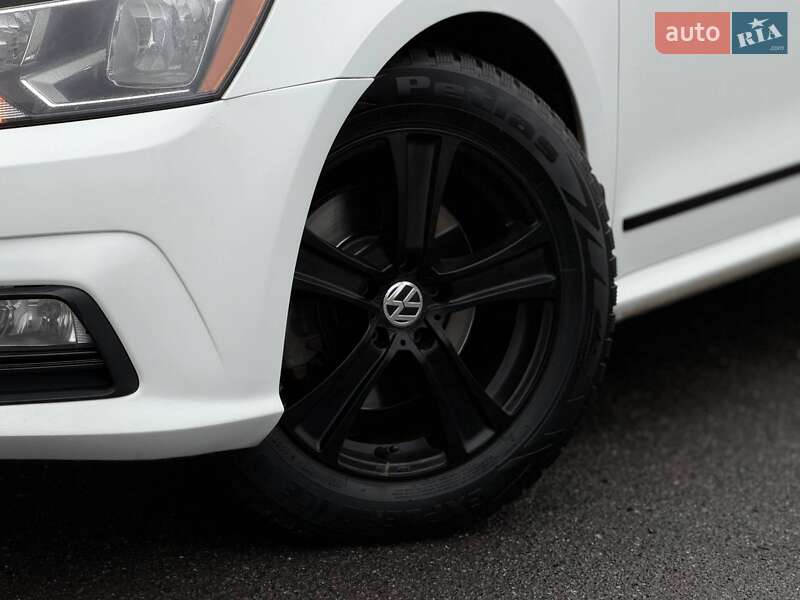 Седан Volkswagen Passat 2016 в Кривом Роге