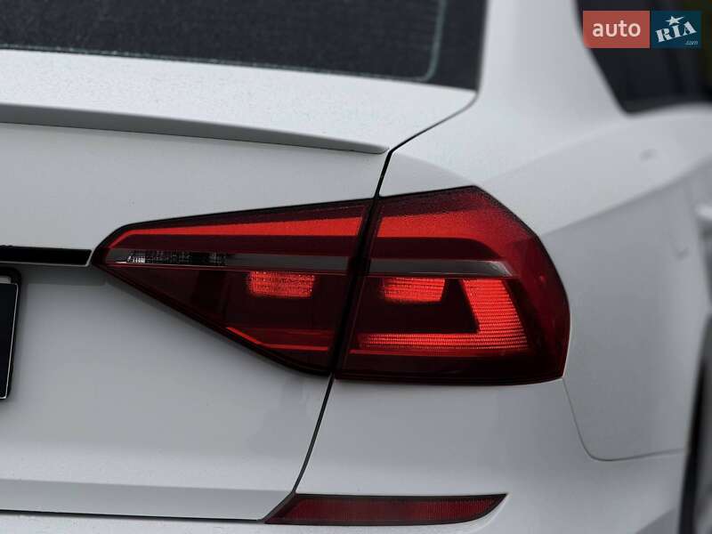 Седан Volkswagen Passat 2016 в Кривом Роге