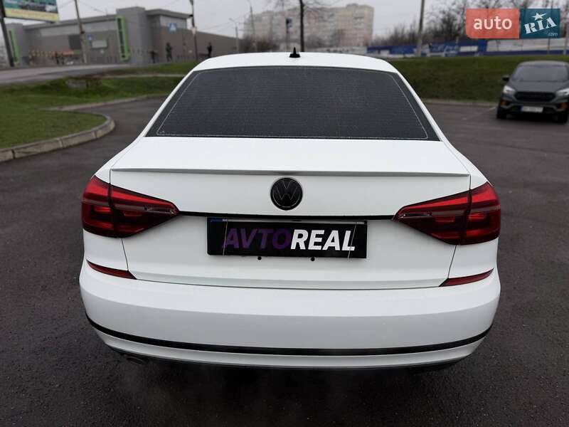 Седан Volkswagen Passat 2016 в Кривом Роге