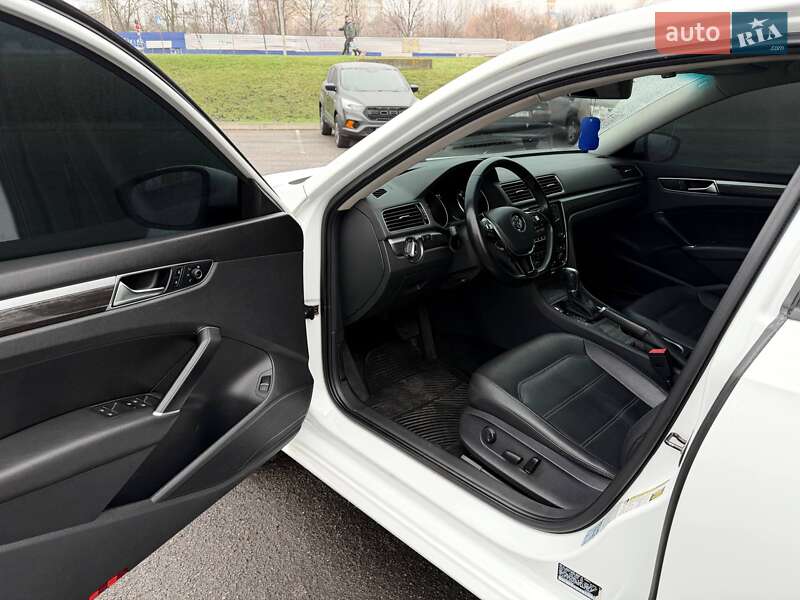 Седан Volkswagen Passat 2016 в Кривом Роге
