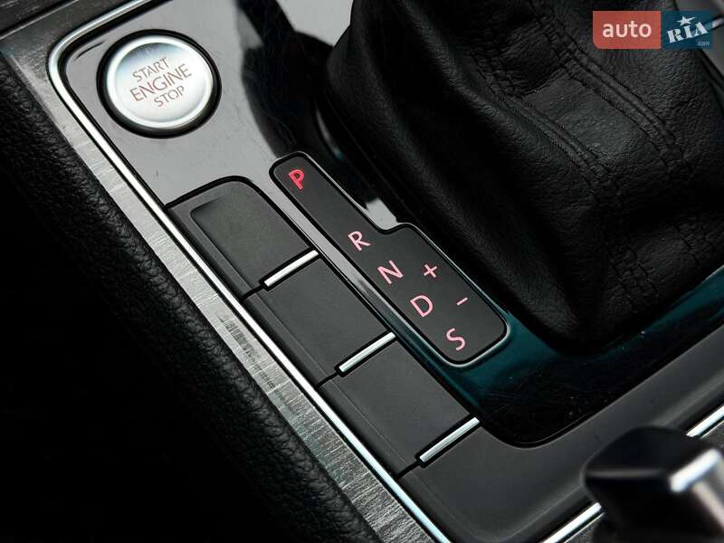 Седан Volkswagen Passat 2016 в Кривом Роге