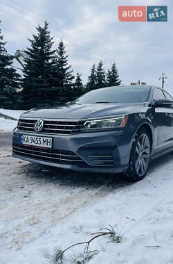 Седан Volkswagen Passat 2016 в Киеве