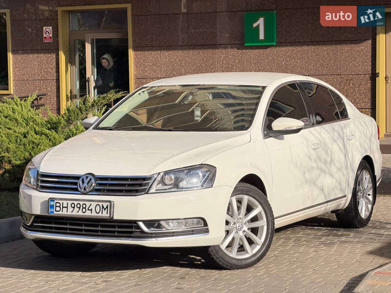 Седан Volkswagen Passat 2012 в Одессе