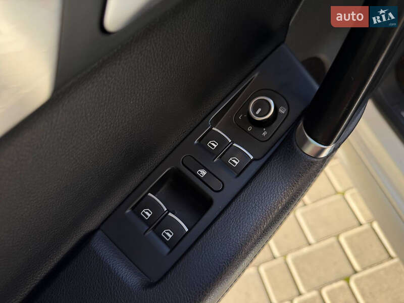 Седан Volkswagen Passat 2012 в Одессе