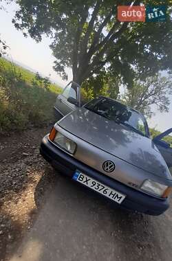 Седан Volkswagen Passat 1992 в Вижнице