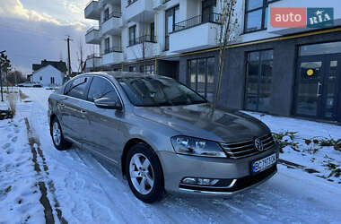 Седан Volkswagen Passat 2012 в Львове