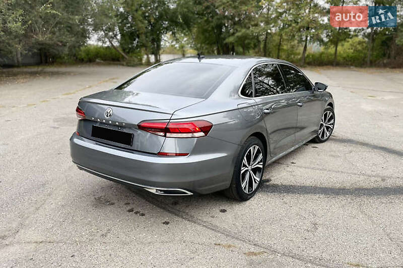 Седан Volkswagen Passat 2021 в Киеве