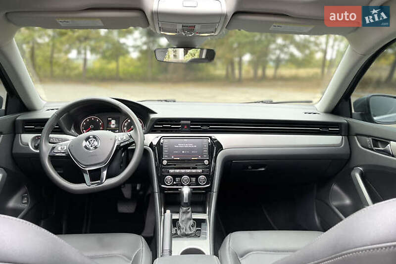 Седан Volkswagen Passat 2021 в Киеве