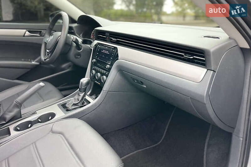 Седан Volkswagen Passat 2021 в Киеве