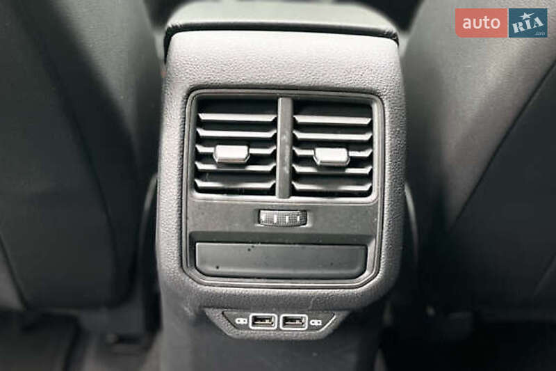 Седан Volkswagen Passat 2021 в Киеве