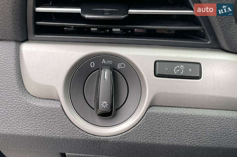 Седан Volkswagen Passat 2021 в Киеве