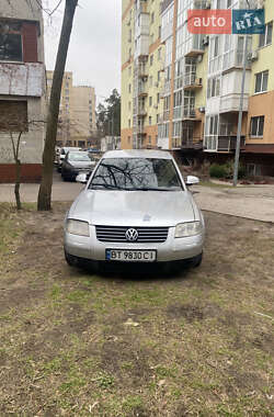 Седан Volkswagen Passat 2004 в Киеве