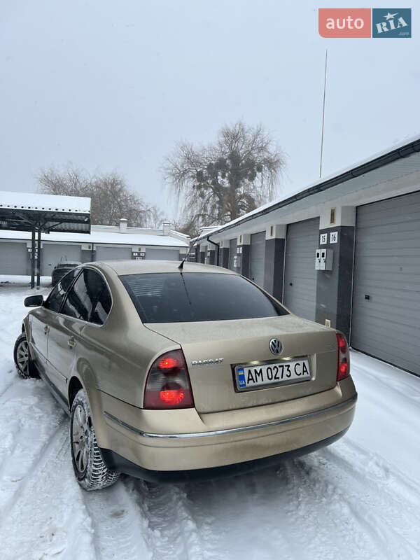 Седан Volkswagen Passat 2003 в Житомире