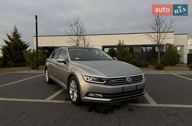 Универсал Volkswagen Passat 2015 в Мукачево