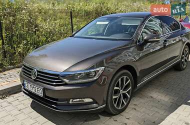 Седан Volkswagen Passat 2016 в Черновцах