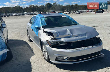 Седан Volkswagen Passat 2016 в Львове