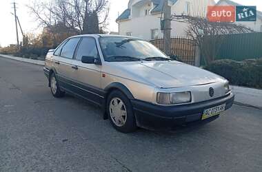 Седан Volkswagen Passat 1991 в Вараше