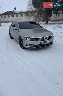 Седан Volkswagen Passat 2015 в Тернополе