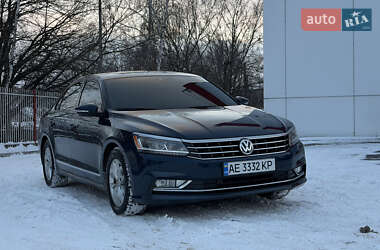 Седан Volkswagen Passat 2017 в Днепре